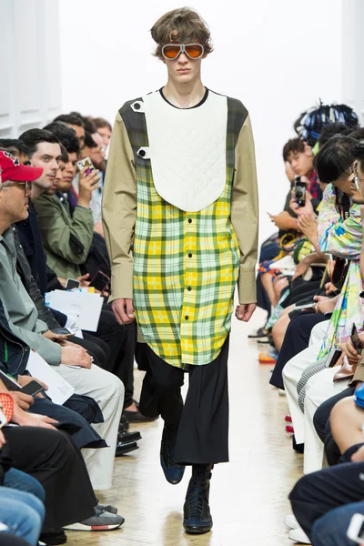 Look 12